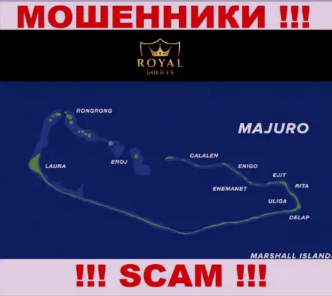 Рекомендуем избегать сотрудничества с обманщиками Royal Gold FX, Majuro, Marshall Islands - их оффшорное место регистрации